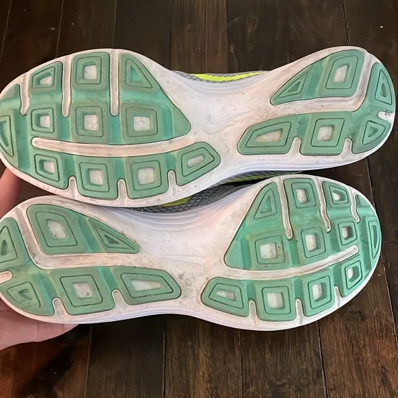 Nike Revolution Sneakers - Picture 6 of 7